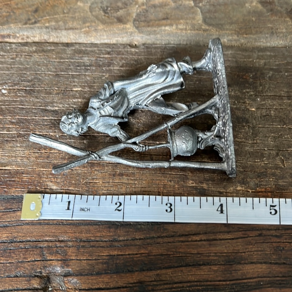 VINTAGE solid pewter fantasy figurine - 4” - Picture 8 of 9